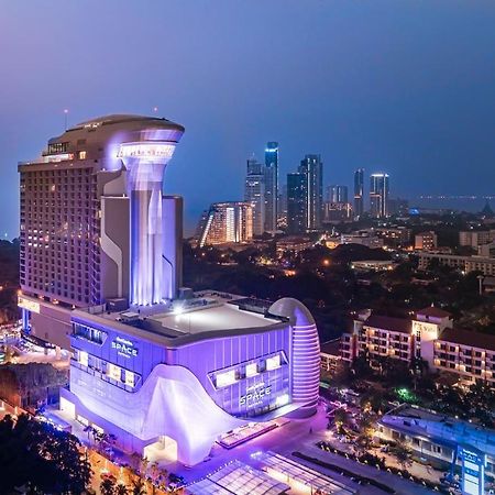 Grande Centre Point Space Pattaya Ngoại thất bức ảnh The Royal Paragon Hotel