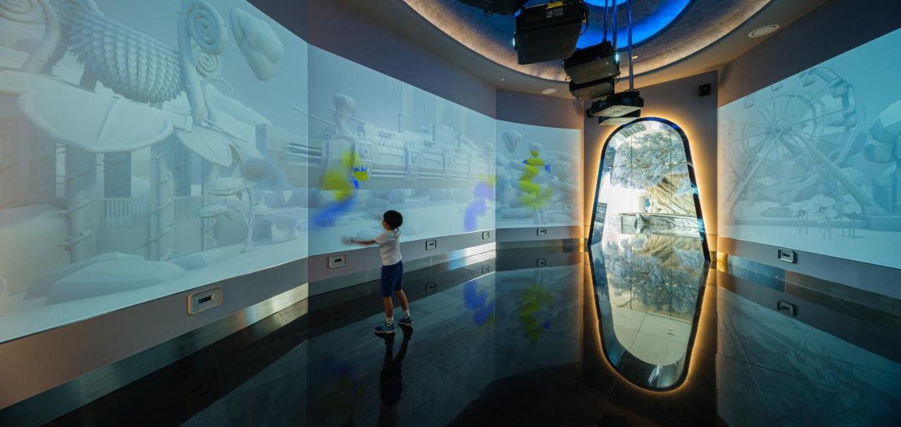 Grande Centre Point Space Pattaya Ngoại thất bức ảnh The "Discovery Zone"