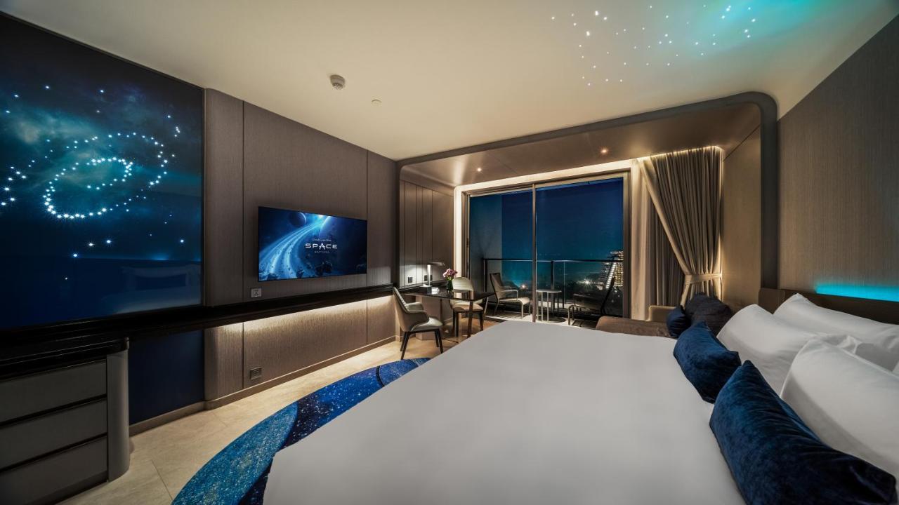 Grande Centre Point Space Pattaya Ngoại thất bức ảnh Deluxe Ocean View Room