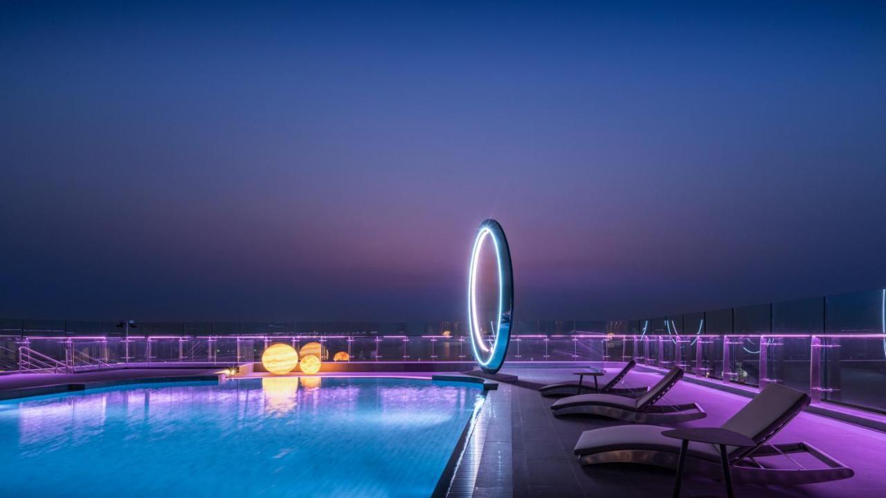 Grande Centre Point Space Pattaya Ngoại thất bức ảnh The Sky Pool at the InterContinental Belgrade