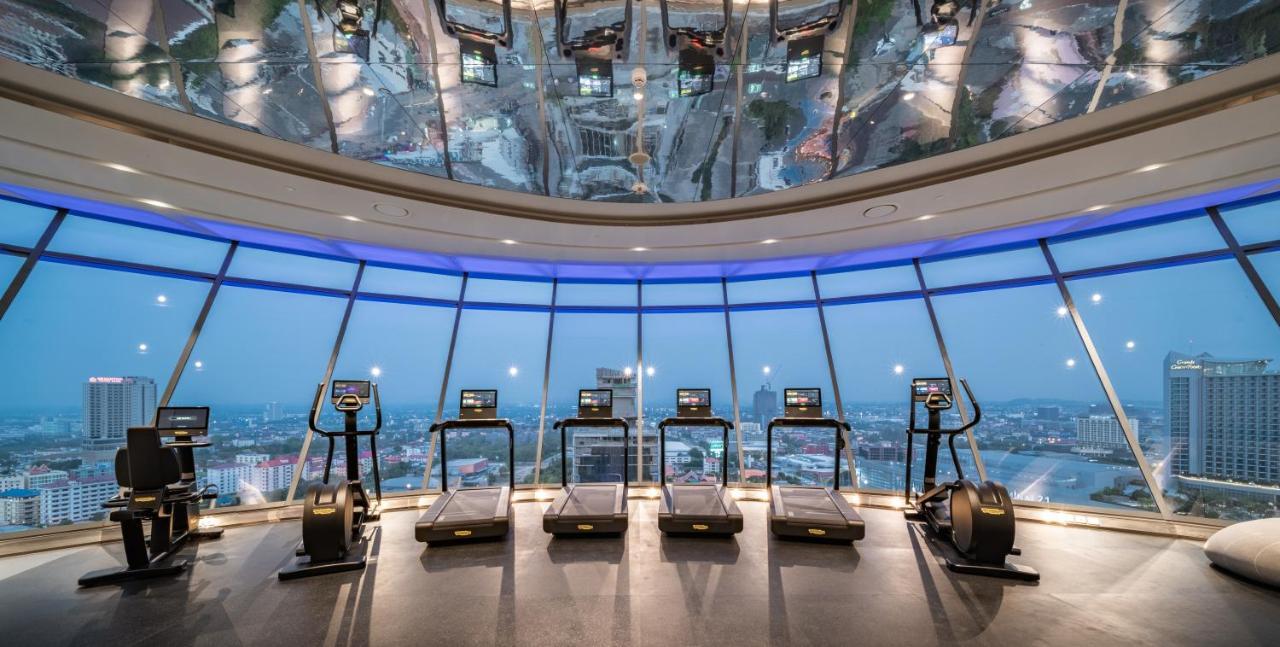 Grande Centre Point Space Pattaya Ngoại thất bức ảnh The gym at the 88th floor