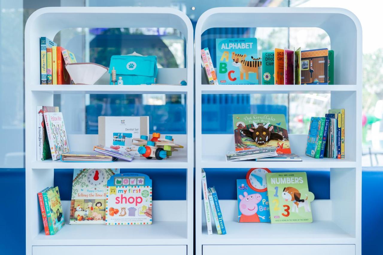 Grande Centre Point Space Pattaya Ngoại thất bức ảnh Children's books at a library