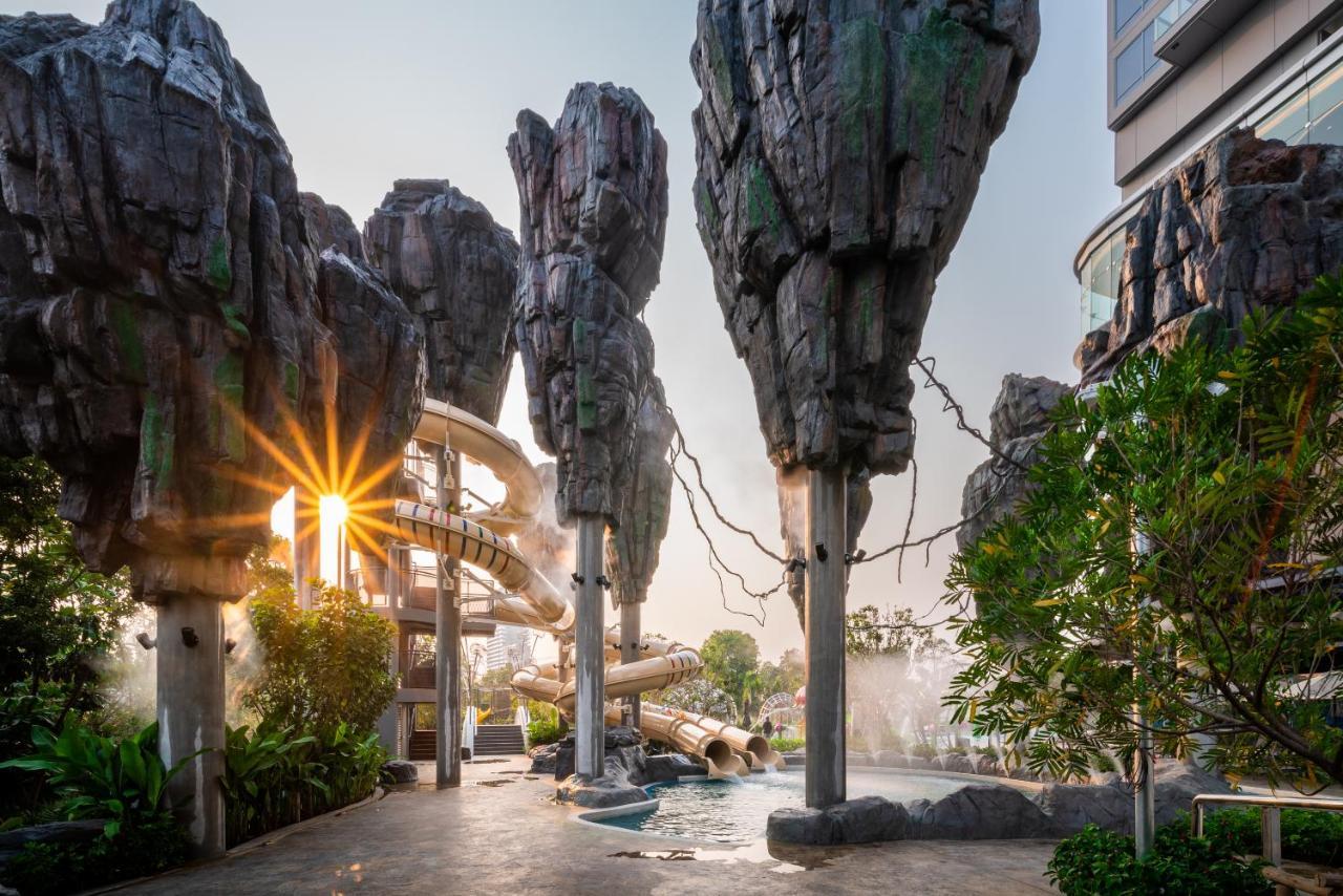 Grande Centre Point Space Pattaya Ngoại thất bức ảnh The Rock of Ages