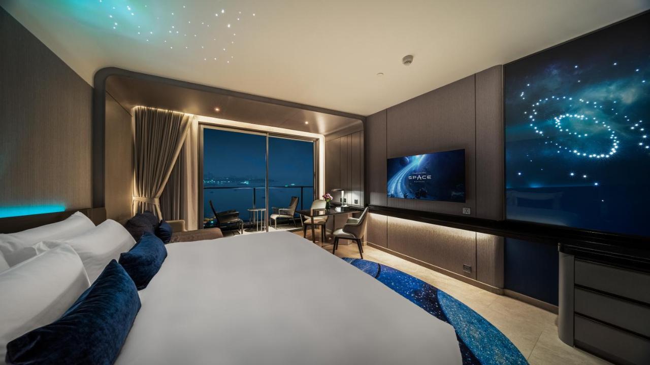 Grande Centre Point Space Pattaya Ngoại thất bức ảnh Deluxe Ocean View Room