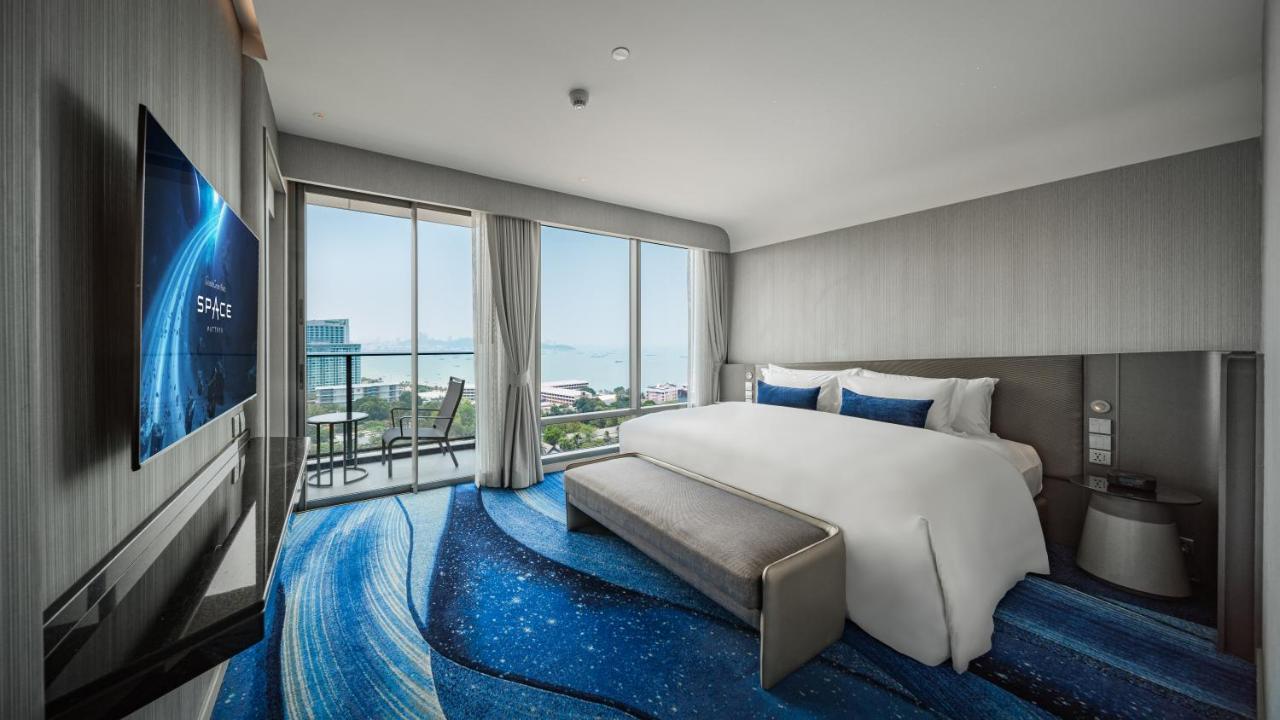 Grande Centre Point Space Pattaya Ngoại thất bức ảnh Deluxe Ocean View Room