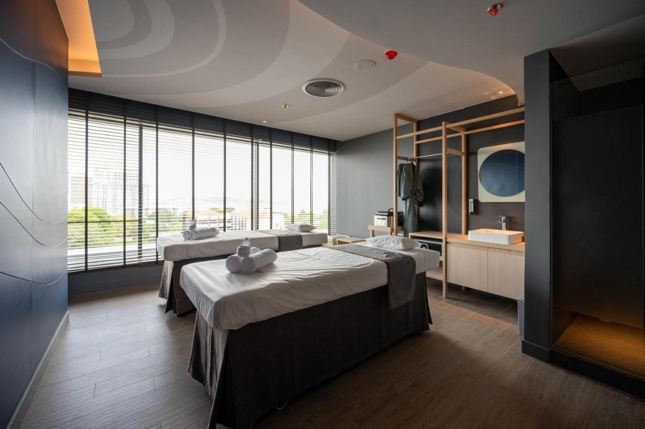 Grande Centre Point Space Pattaya Ngoại thất bức ảnh A treatment room at the spa