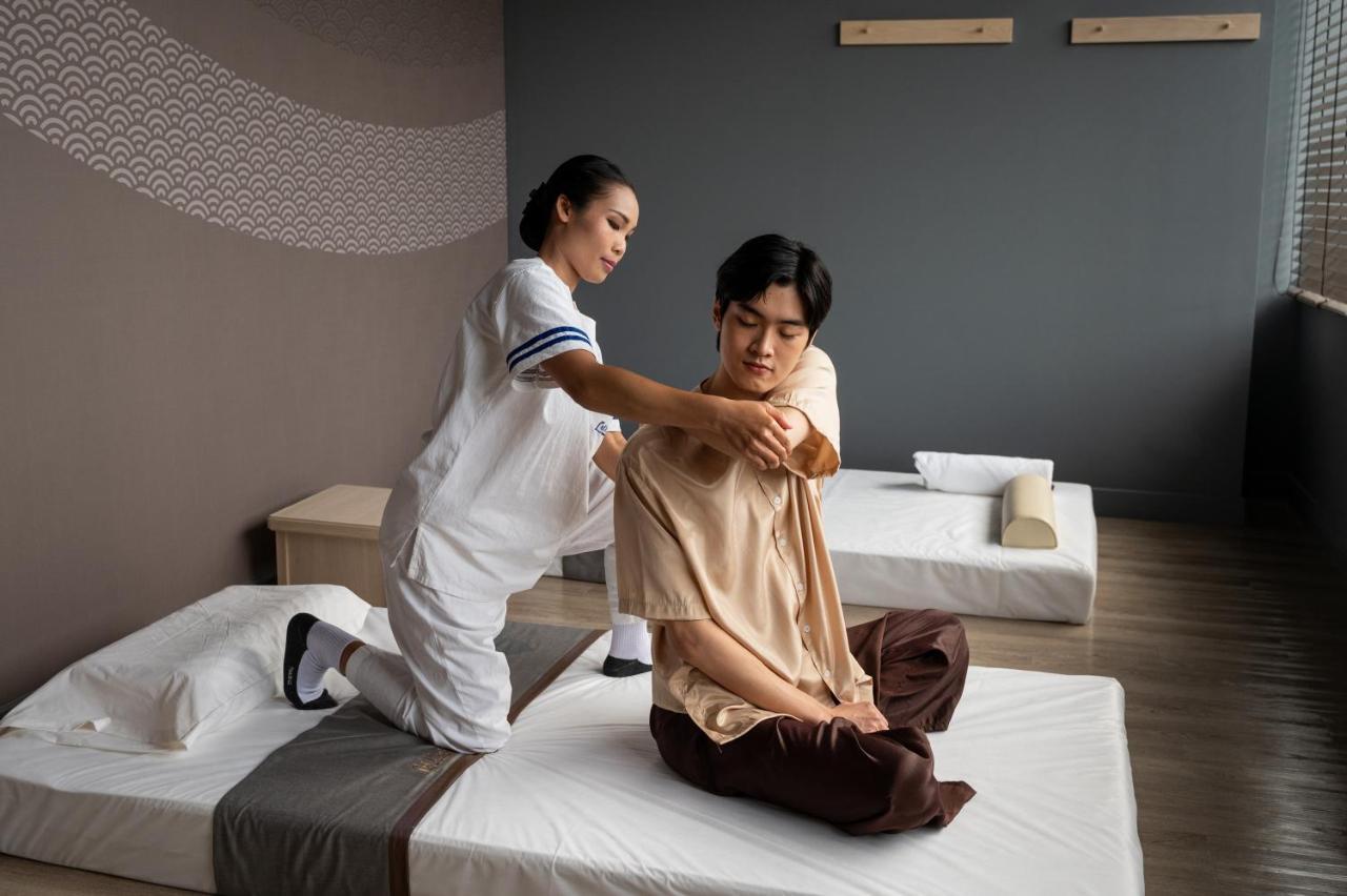 Grande Centre Point Space Pattaya Ngoại thất bức ảnh Thai massage
