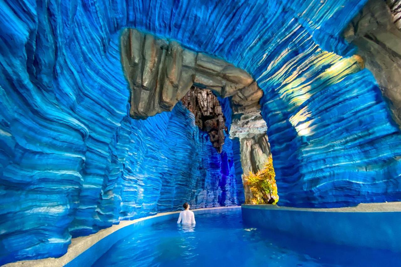 Grande Centre Point Space Pattaya Ngoại thất bức ảnh The Blue Grotto
